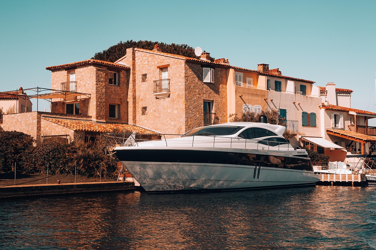 Yacth cruise around Jamaica